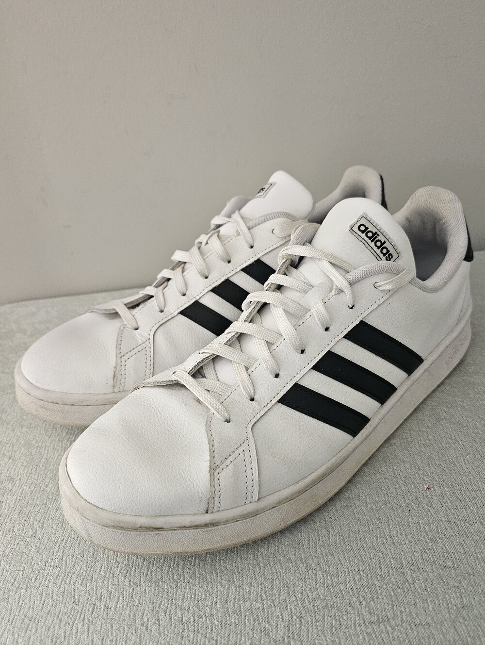 ADIDAS Grand Court Mens White & Black Leather Sneakers